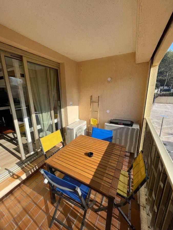 Studio Climatise Piscine Et Proche Plage Sanary-sur-Mer Exterior photo